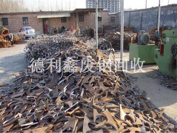 �߃r���չ��I(y��)�U�